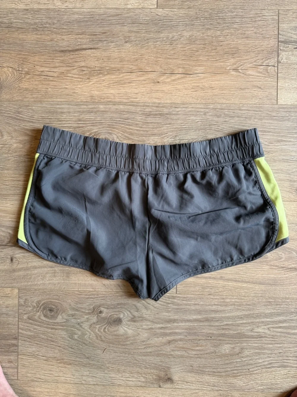 AERO Vintage Y2K 90s Athletic Running Shorts Grey & Yellow Size Large